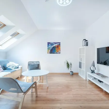 Maki Gram Apartment Zlocieniec